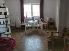 Apartament 3 camere in zona Piata Unirii