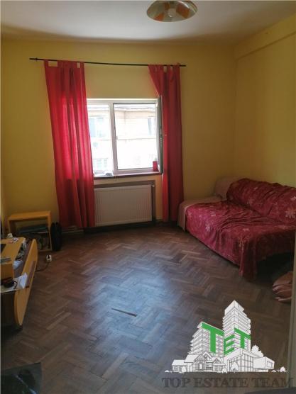 Apartament 3 camere in zona Piata Unirii