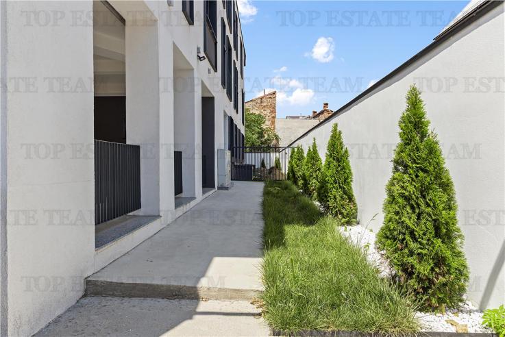 Vanzare, Apartament 3 Camere bloc boutique P-ta Victoriei