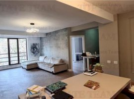 Apartament cu 4 camere de vanzare in zona Arcul de Triumf