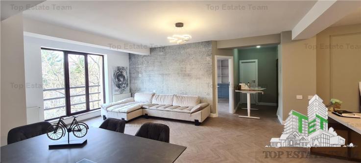 Apartament cu 4 camere de vanzare in zona Arcul de Triumf