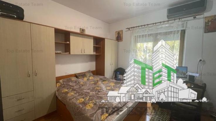 Apartament 5 camere in vila si curte 400 mp de vanzare zona Armeneasca
