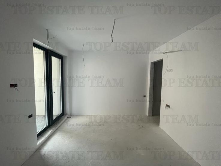 Apartament cu 3 camere si terasa Piata Unirii