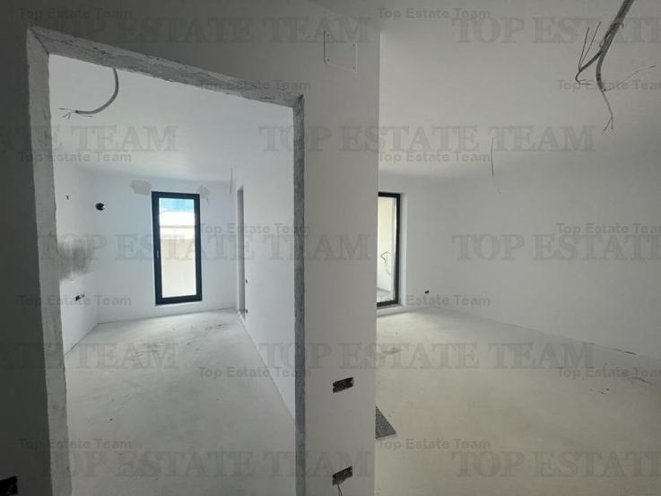 Apartament cu 3 camere si terasa Piata Unirii