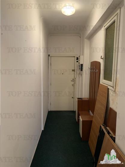 Apartament cu 3 camere de vanzare, Piata Romana