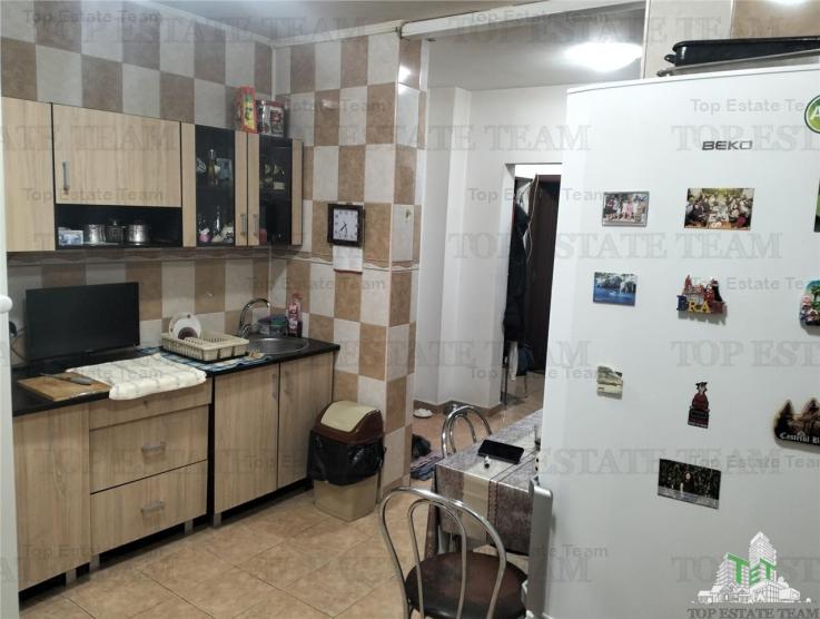 Apartament de 3 camere decomandat in zona Mall Vitan