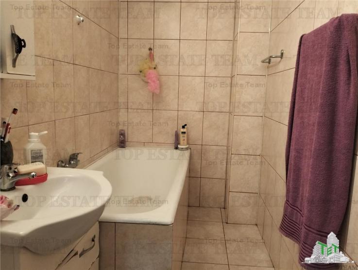 Apartament de 3 camere decomandat in zona Mall Vitan