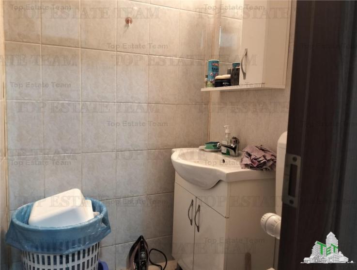 Apartament de 3 camere decomandat in zona Mall Vitan