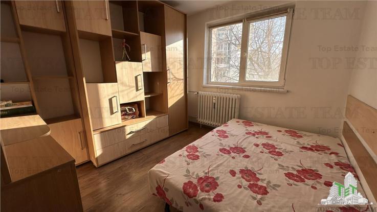 Apartament 3 camere de vanzare in zona metrou 1 Decembrie/Nicolae Grigorescu