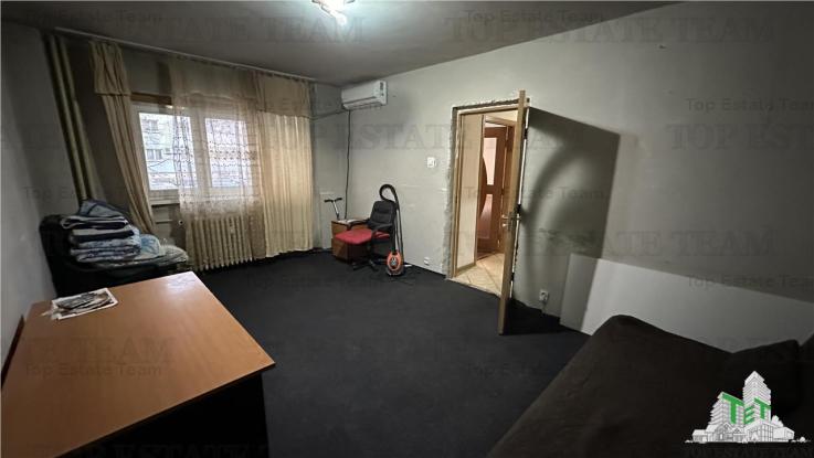 Apartament 2 camere decomandat in zona Ozana