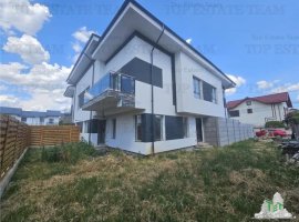 Vila 4 camere+mansarda mare de vanzare in Rosu