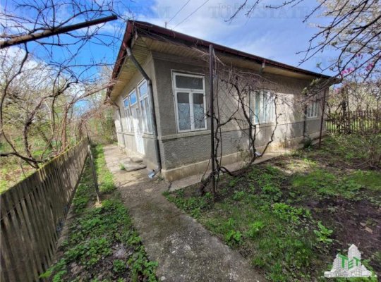 Casa de vacanta si teren intravilan la 20 minute de Focsani