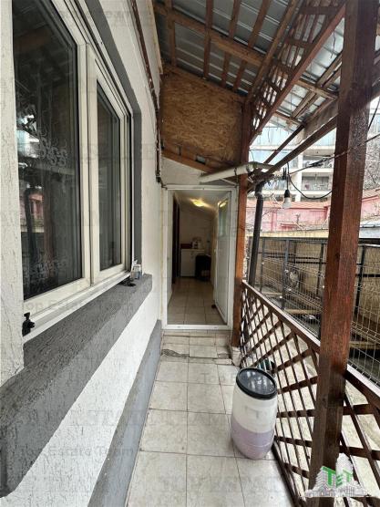 Casa cu 2 camere si mansarda, curte comuna, zona Calea Victoriei, sector 1