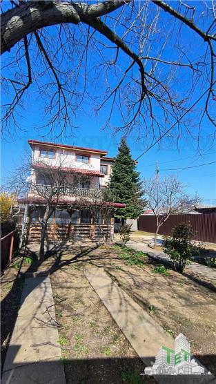 Casa / Vila cu 9 camere in zona Centrala Voluntari-Pipera