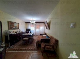 Apartament 3 camere luminos cu vedere la Portul Marii Negre