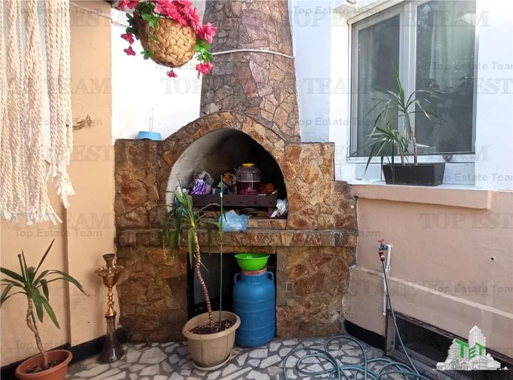 Apartament 4 camere in vila, curte 90 mp, zona M. Eminescu