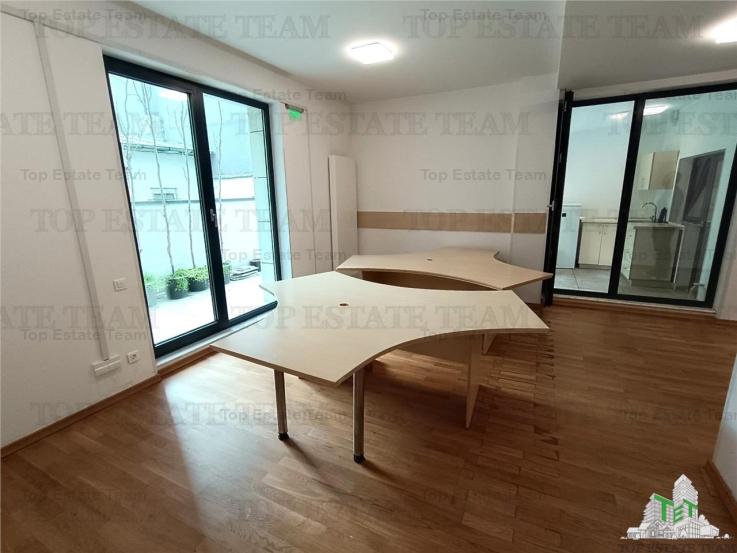 Vanzare apartament 4 camere cu terasa generoasa