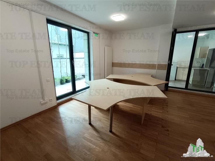 Vanzare apartament 4 camere cu terasa generoasa