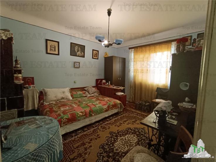 Vanzare casa cu teren 440 mp  Damaroaia