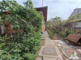 Vanzare  teren 440 mp , casa demolabila/renovabila Damaroaia