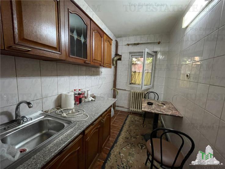 2 camere decomandate - 50 mp in zona Mosilor - Armeneasca