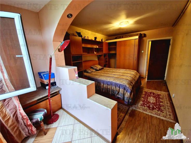 Apartament 3 camere  metrou 1 Decembrie 1918