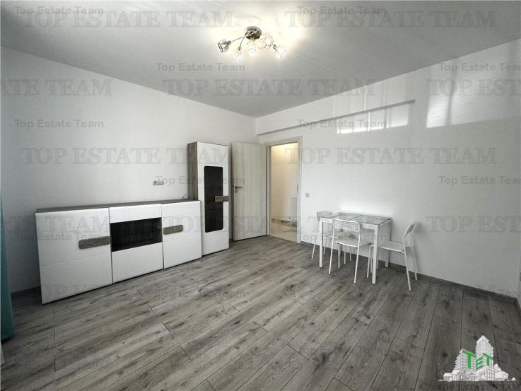 Apartament cu 2 camere decomandat | 2 parcari | Renovat