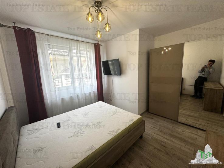 Apartament cu 2 camere decomandat | 2 parcari | Renovat