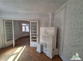 Apartament 4 camere decomandat cu 2 bai in zona Calea Calarasilor