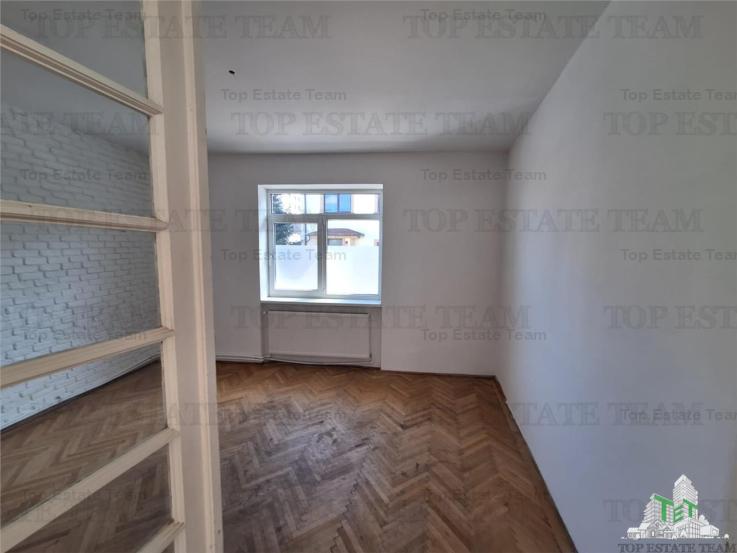 Apartament 4 camere decomandat cu 2 bai in zona Calea Calarasilor