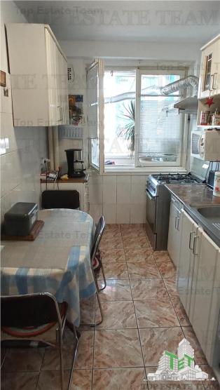 Apartament 2 camere de vanzare, zona Stefan cel Mare