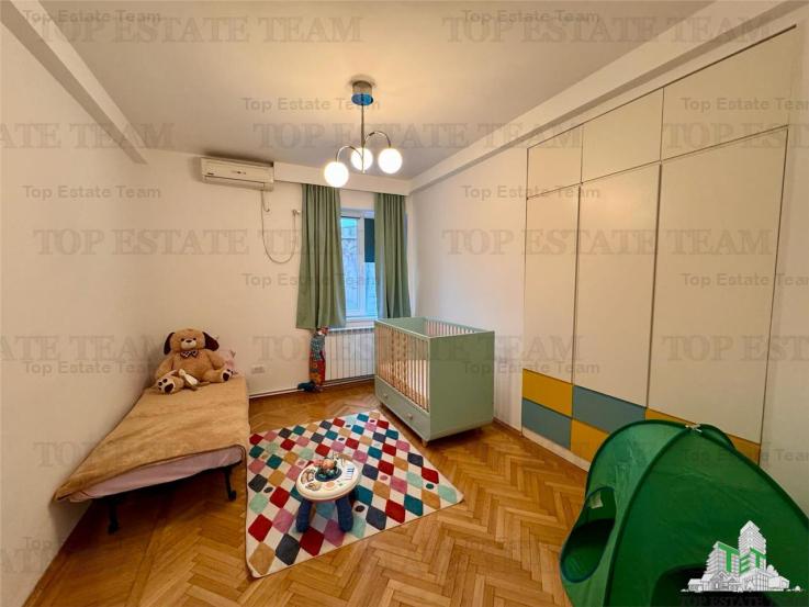 Apartament de vanzare, 3 camere, Unirii, spatios