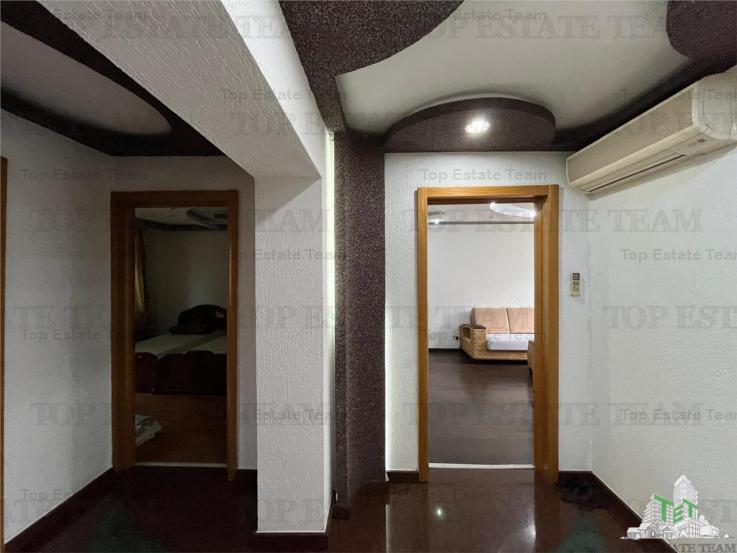 Apartament de 4 camere transformat in 3, zona Piata Resita