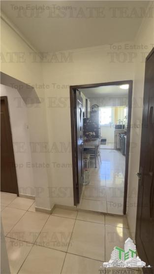 Apartament de 3 camere, mobilat, utilat, stradal, cu 3 balcoane si loc de parcare, bloc anvelopat, in Panduri