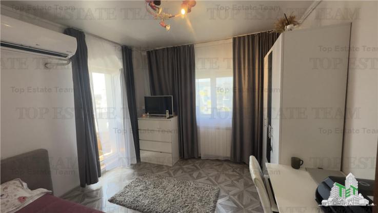 Apartament de 3 camere, mobilat, utilat, stradal, cu 3 balcoane si loc de parcare, bloc anvelopat, in Panduri