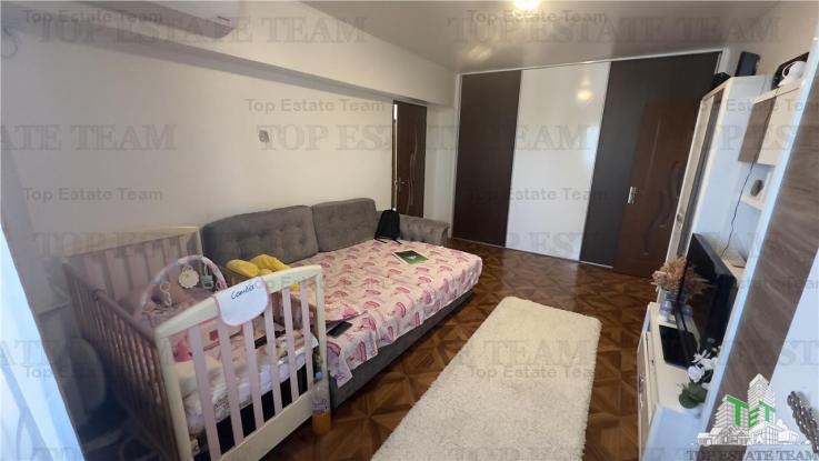 Apartament de 3 camere, mobilat, utilat, stradal, cu 3 balcoane si loc de parcare, bloc anvelopat, in Panduri