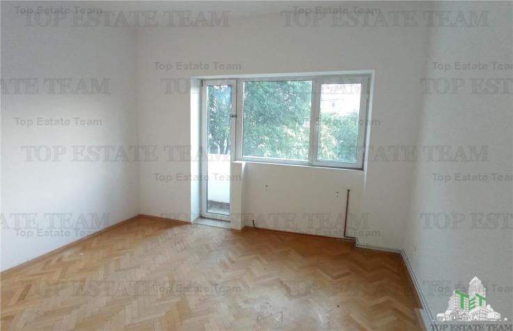 Apartament 3 camere de vanzare, zona Armeneasca