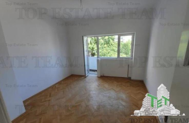 Apartament 3 camere de vanzare, zona Armeneasca