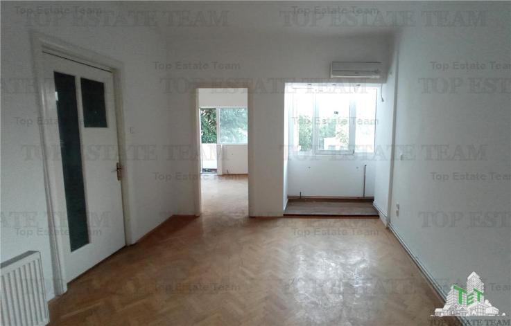 Apartament 3 camere de vanzare, zona Armeneasca