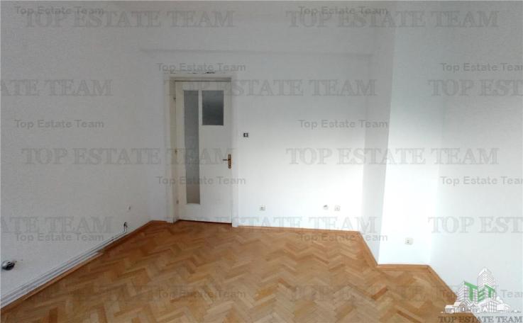 Apartament 3 camere de vanzare, zona Armeneasca