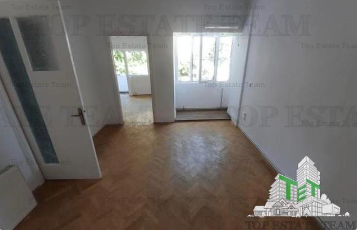 Apartament 3 camere de vanzare, zona Armeneasca