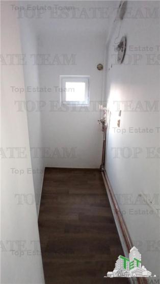 Apartament 3 camere de vanzare, zona Armeneasca