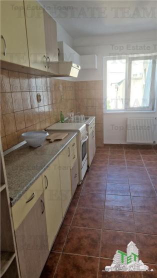 APARTAMENT 3 CAMERE decomandat in zona linistita