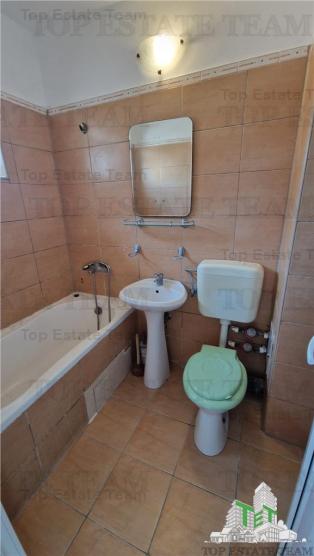 APARTAMENT 3 CAMERE decomandat in zona linistita