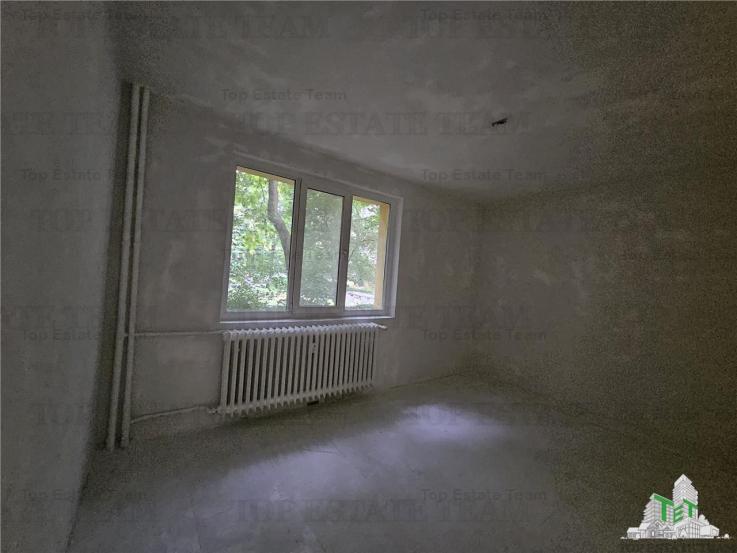 APARTAMENT RENOVAT DE VANZARE 3 CAMERE - OBOR