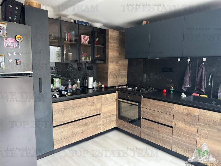 Apartament 3 camere cu terasa de vanzare in zona Parc Bazilescu