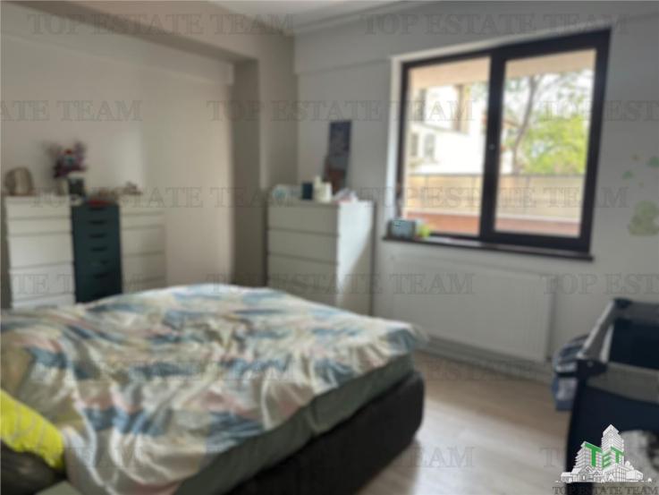 Apartament 3 camere cu terasa de vanzare in zona Parc Bazilescu