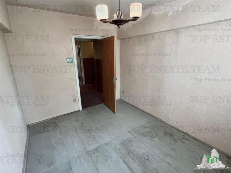 Apartament 3 camere DE RENOVAT