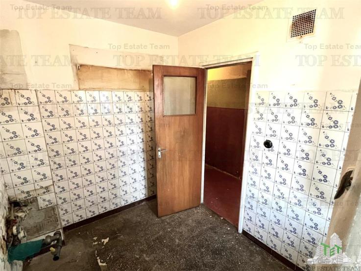 Apartament 3 camere DE RENOVAT