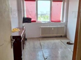 Apartament 2 camere de vanzare in zona Pajura